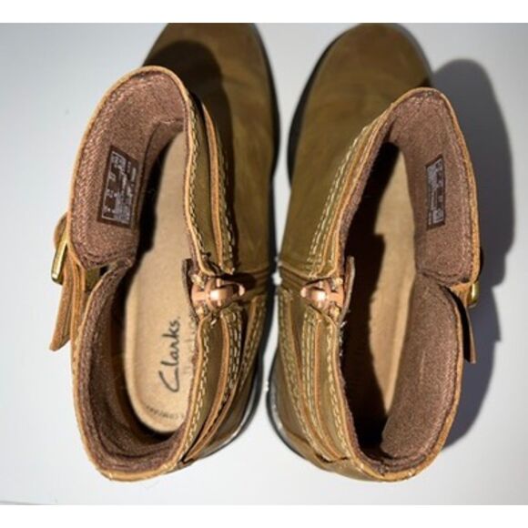 Clarks Collection Maye Strap Leather ankle boot. Size 6.5. - Picture 8 of 10